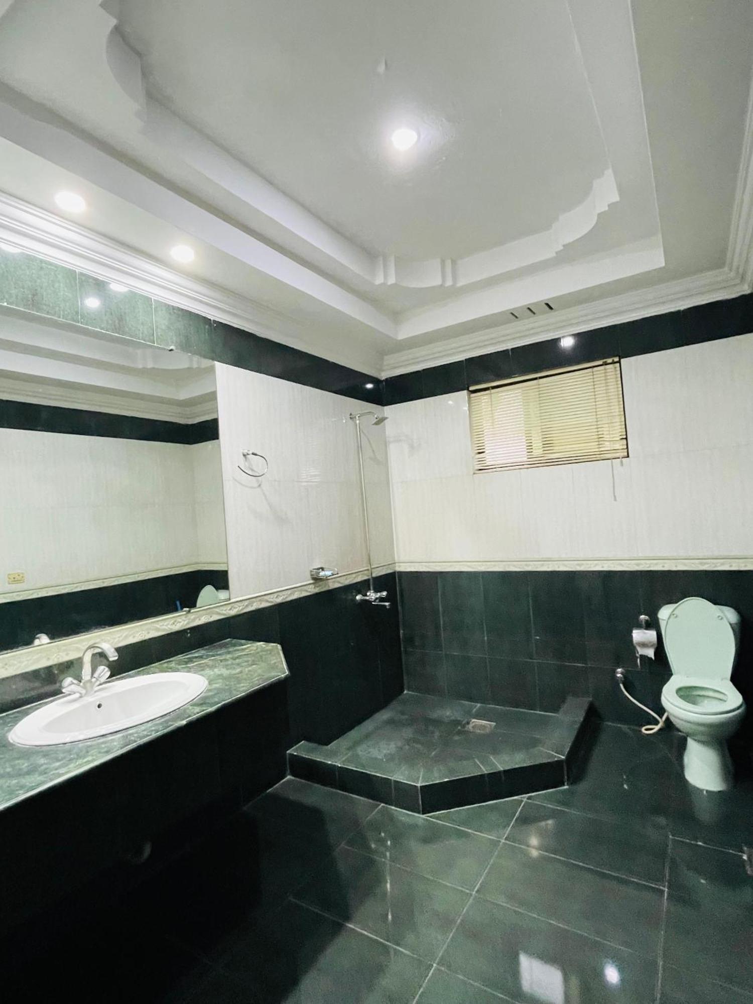 Executive Galaxy Guest House Iszlámábád Kültér fotó
