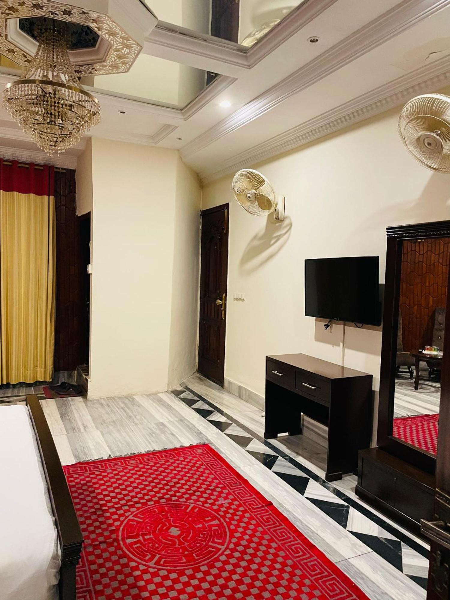 Executive Galaxy Guest House Iszlámábád Kültér fotó