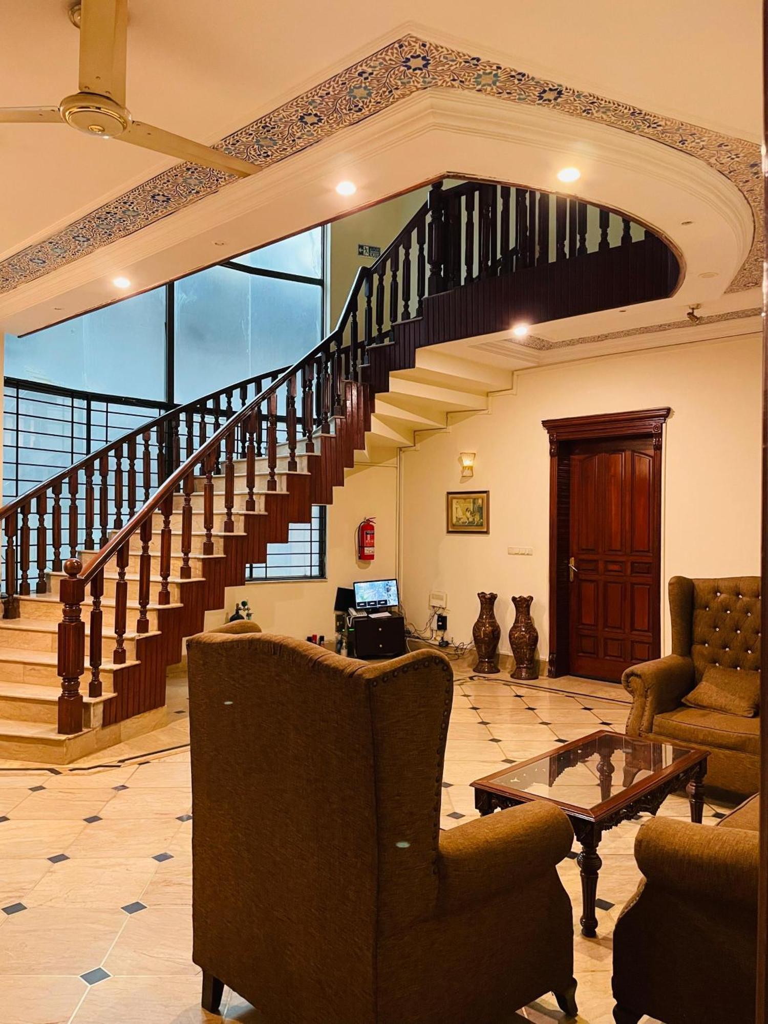 Executive Galaxy Guest House Iszlámábád Kültér fotó