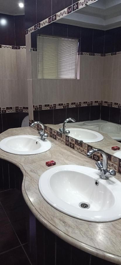 Executive Galaxy Guest House Iszlámábád Kültér fotó